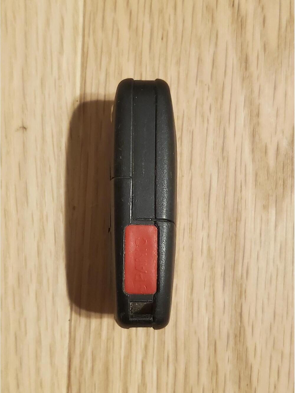 OEM Audi Car Key Remote Fob - Picture 3 of 4